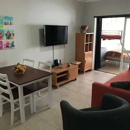 Algarve Beach Getaway * بورتيماو